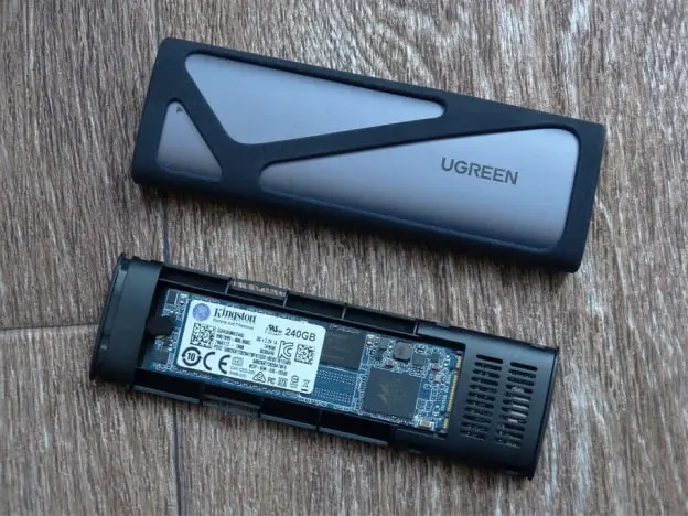 Ugreen M.2 SSD card adapter